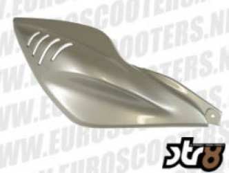 STR8 Yamaha Aerox - Achterscherm - Rechts - Race Look - Kleur: Zilver Metallic